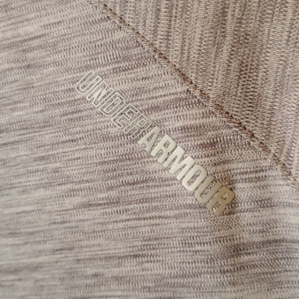 EUC 3/4 zip Under Armour lounge shirt medium gray - Picture 6 of 8